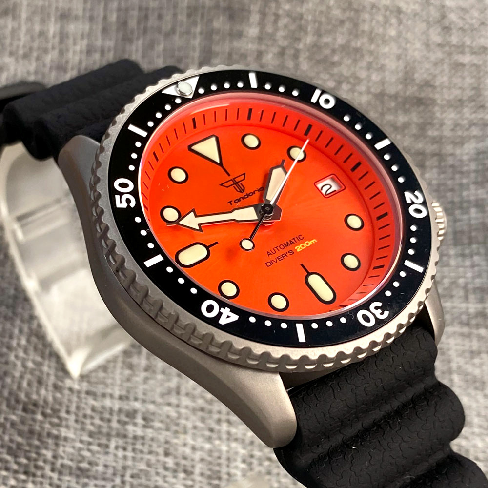 タンドリオ 41mm チタン NH35 メンズ腕時計 オレン - Rubber Strap Diver のレビューと価格